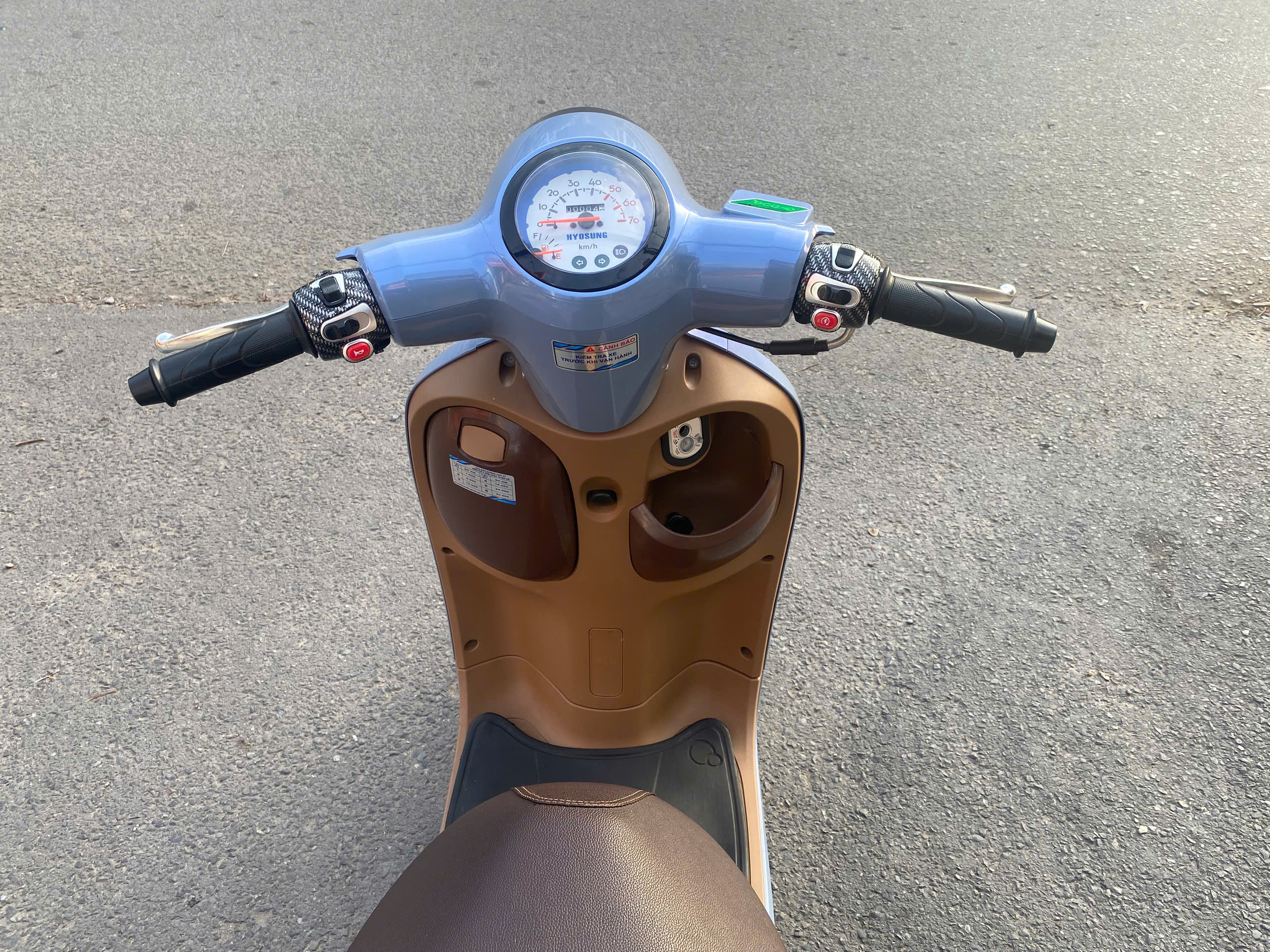 Giorno Hyosung 50cc: Sức hút từ thiết kế cổ điển và sự tiện lợi đáng kinh ngạc của mẫu xe dành cho giới trẻ