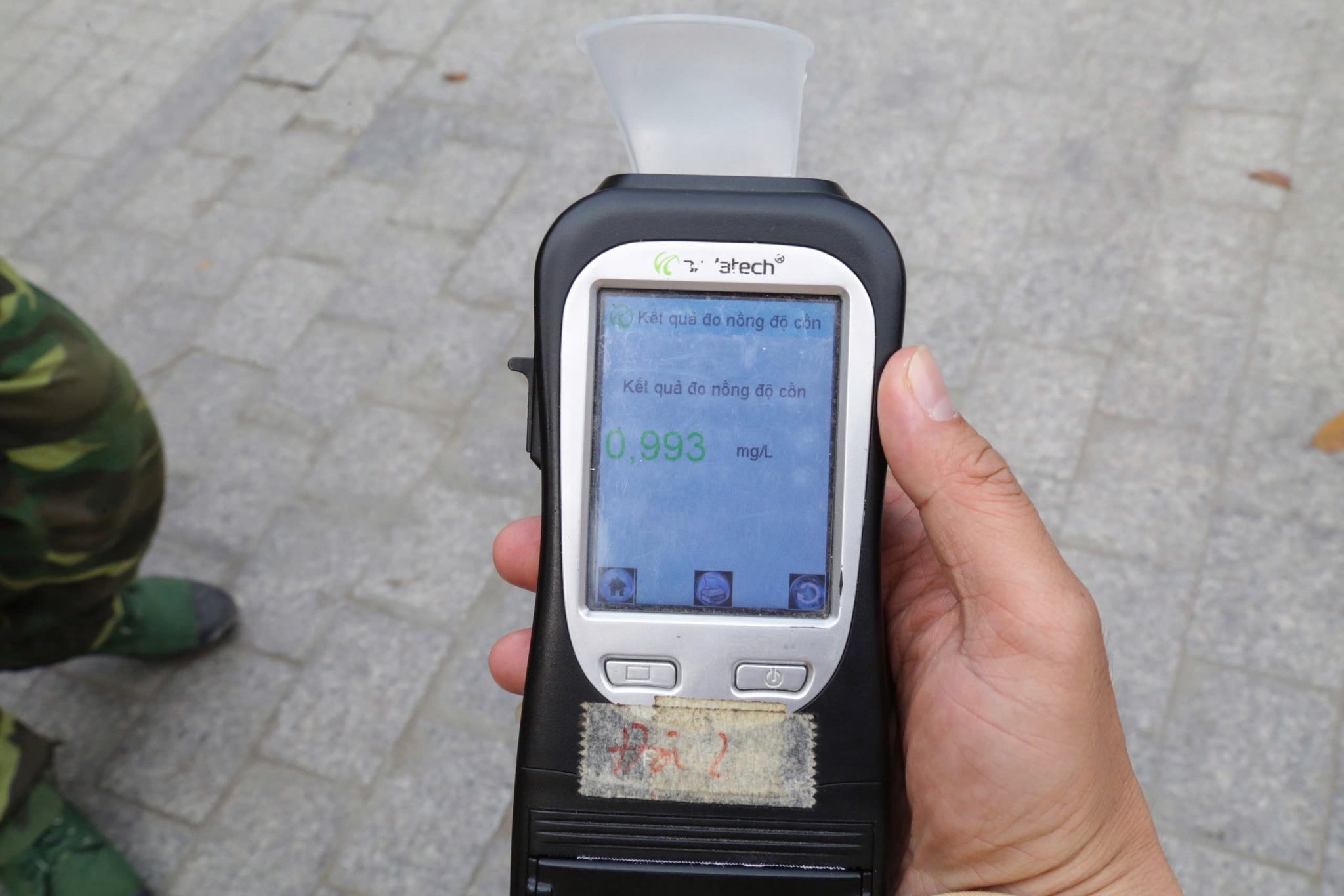 H&agrave; Nội mạnh tay xử l&yacute; vi phạm nồng độ cồn: &ldquo;&Ocirc;ng ch&uacute; phố&rdquo; kh&ocirc;ng c&ograve;n l&agrave; ngoại lệ