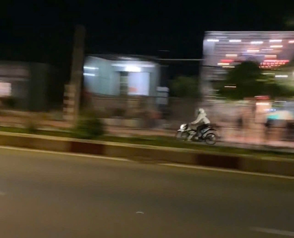 Xử l&yacute; nghi&ecirc;m nh&oacute;m tuổi teen độ xe, nẹt p&ocirc; giữa đ&ecirc;m Tết