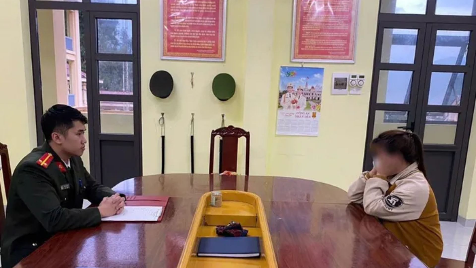 B&igrave;nh luận thiếu chuẩn mực về CSGT tr&ecirc;n mạng x&atilde; hội, người phụ nữ bị xử phạt h&agrave;nh ch&iacute;nh