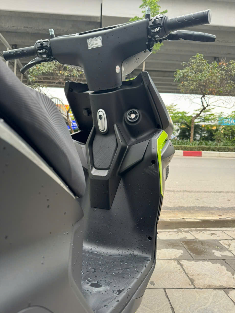 Người dân thắt chặt chi phí đi lại giữa lúc giá xăng leo thang Người dân thắt chặt chi phí đi lại giữa lúc giá xăng leo thang